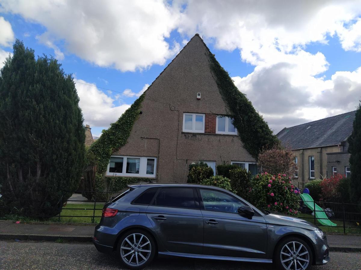 Self Catering Studio Flat Lägenhet Edinburg Exteriör bild