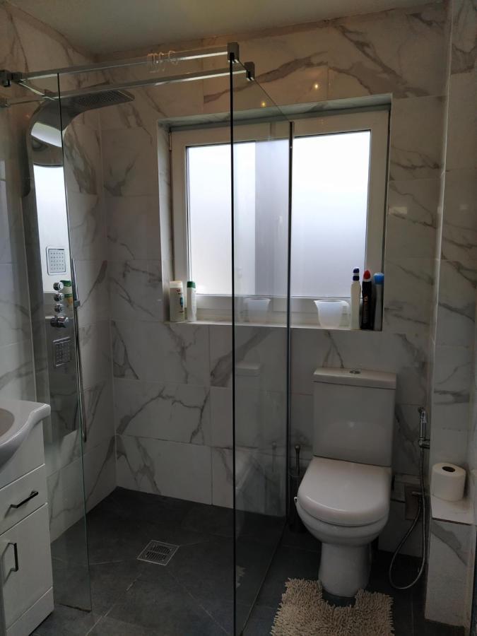 Self Catering Studio Flat Lägenhet Edinburg Exteriör bild