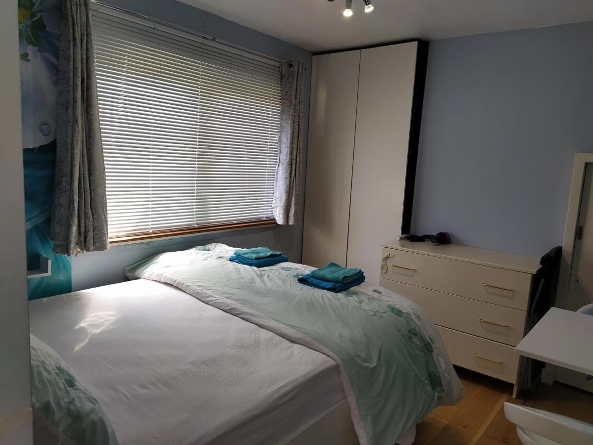 Self Catering Studio Flat Lägenhet Edinburg Exteriör bild