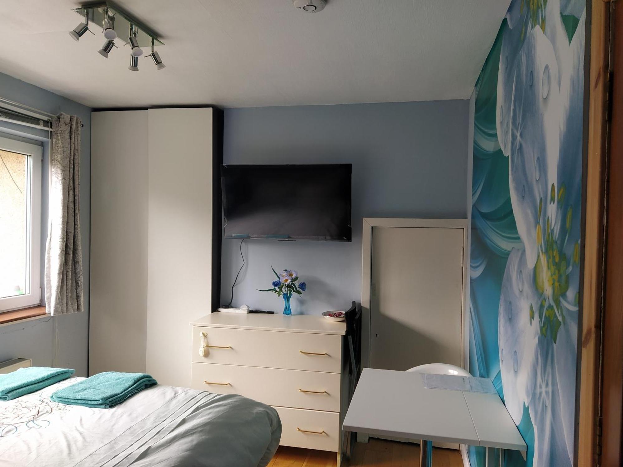 Self Catering Studio Flat Lägenhet Edinburg Exteriör bild